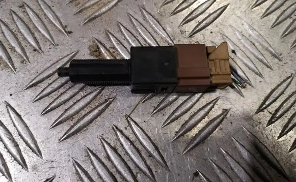 Nissan X-Trail T30 Brake pedal sensor switch