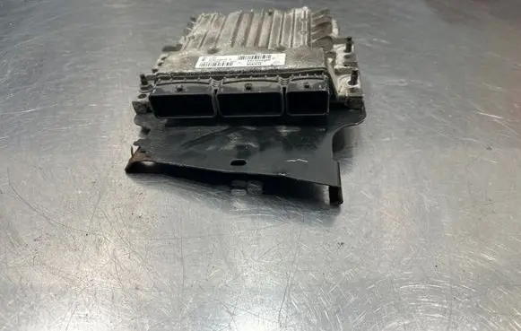Renault Megane III Engine control unit/module 237102426R S180153104A