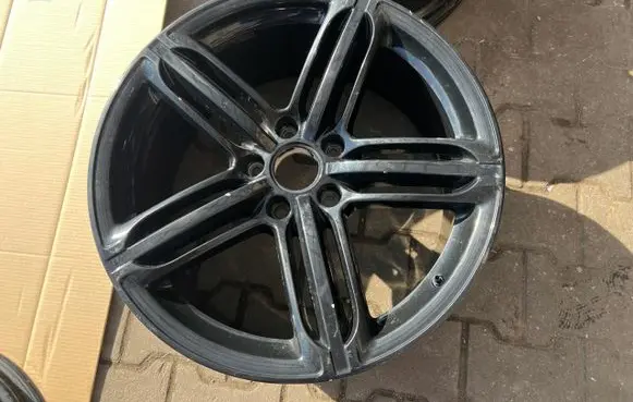 Audi Q7 4L R21 alloy rim 