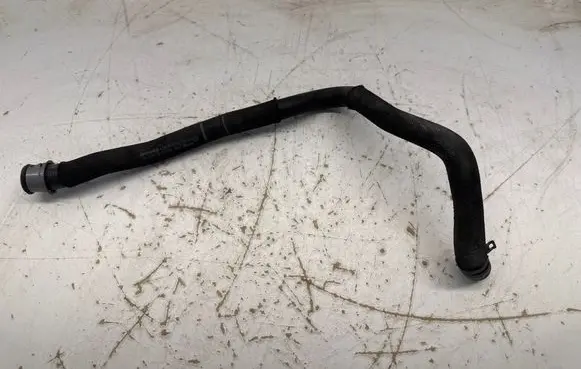 Mercedes-Benz C AMG W205 Engine coolant pipe/hose A2058300001