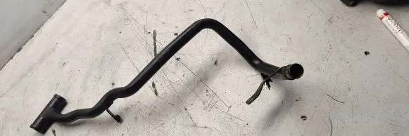 Volkswagen PASSAT B8 Engine coolant pipe/hose 04L121065