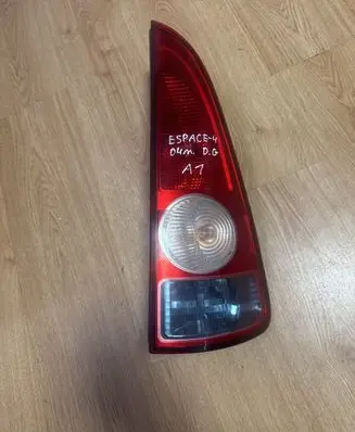 Renault Espace IV Rear/tail lights 8200027152