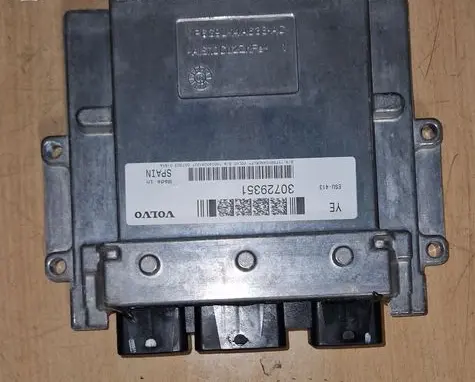 Volvo V70 Engine control unit/module 30729351