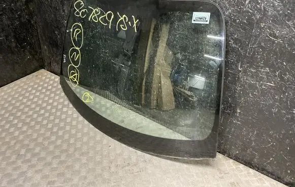 Toyota Yaris XP210 Front windscreen/windshield window 