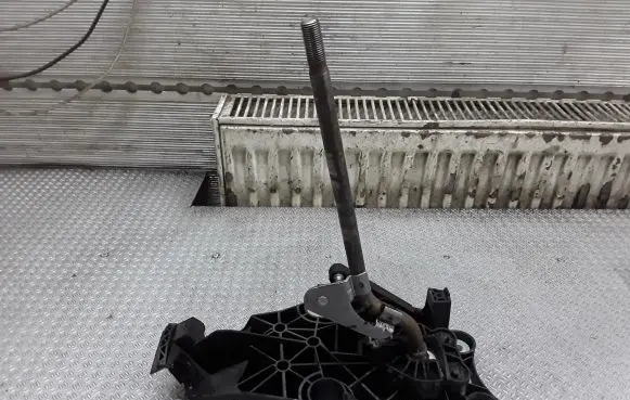 Ford Fusion Gear shifter/selector 2S6R7C453MF