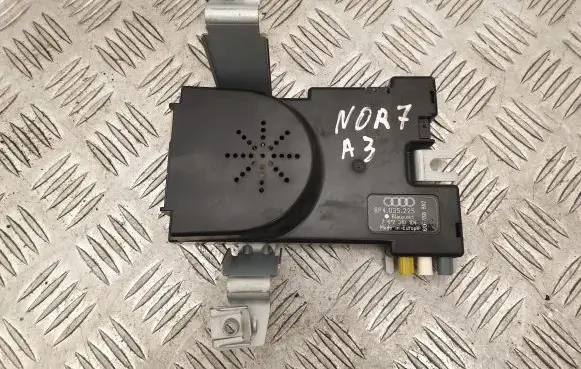 Audi A3 S3 8P Sound amplifier 8P4035225