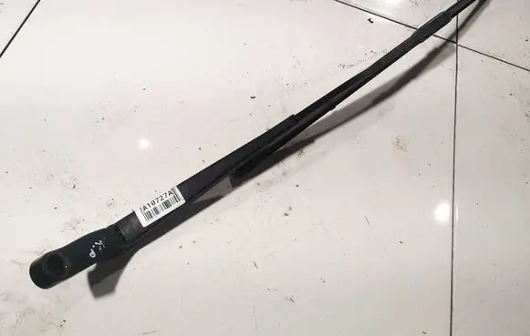 Opel Zafira B Front wiper blade arm 