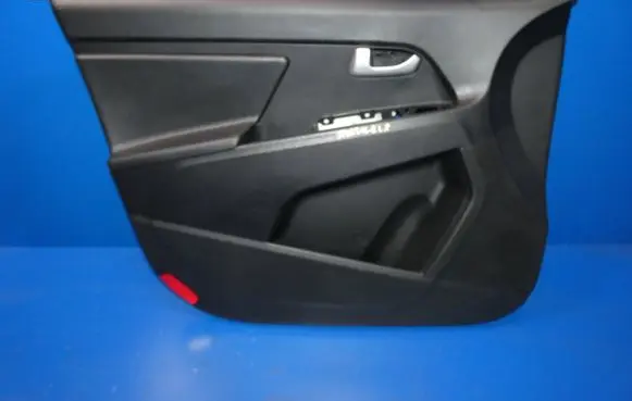 KIA Sportage Front door card panel trim