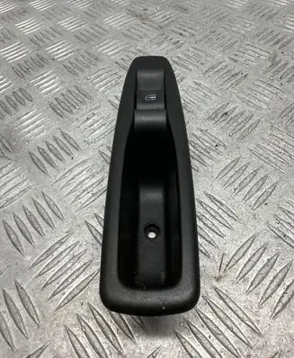 Renault Captur Electric window control switch 829614619R