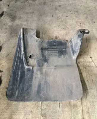 Renault Master III Front mudguard 638500002R