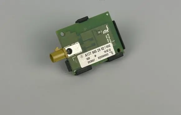 Mercedes-Benz C W206 Aerial antenna amplifier A1779052902 920584002 053687