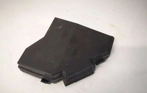 Honda CR-V Fuse box cover 