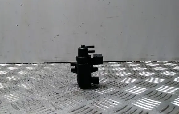 BMW 5 E60 E61 Turbo solenoid valve 70057900 7796634 07T073