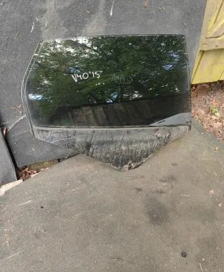 Volvo V40 Rear door window glass