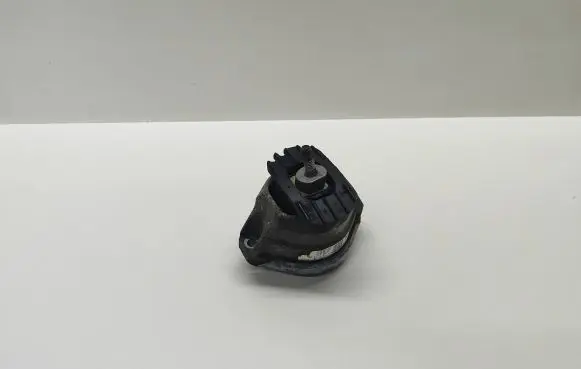 BMW 5 E60 E61 Engine mount bracket 6770642 677064201 15934612