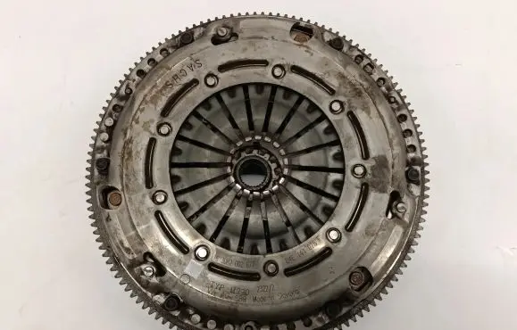 Volkswagen Golf VIII Clutch set kit 04E141026F 04E141031M