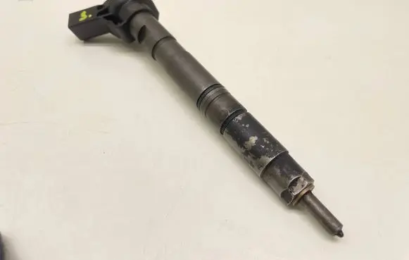 Audi A4 S4 B7 8E 8H Fuel injector 0986435 220808