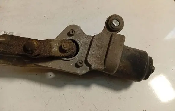 Nissan Tiida C11 Wiper motor 