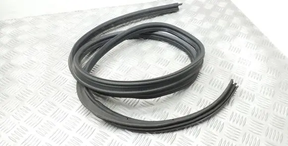 Volkswagen Jetta VI Trunk rubber seal (body) 