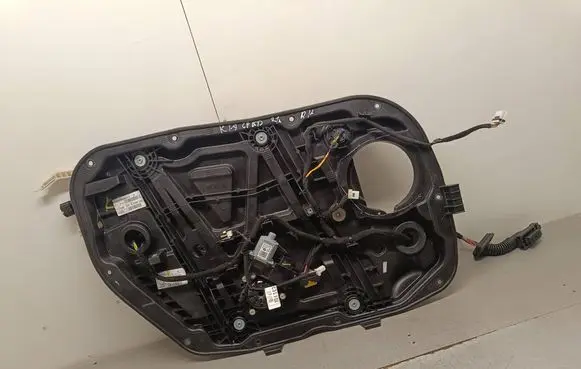 KIA Ceed Rear door window regulator with motor J7A138457 F11C718J00 82470J7110