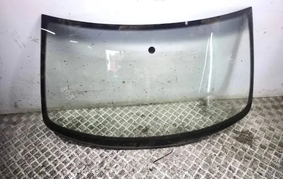 Volkswagen Golf IV Front windscreen/windshield window 
