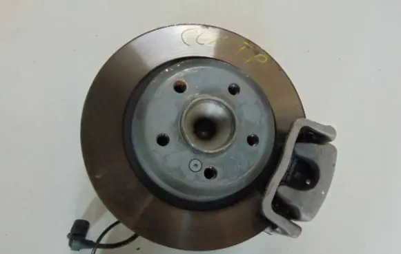Rear wheel hub