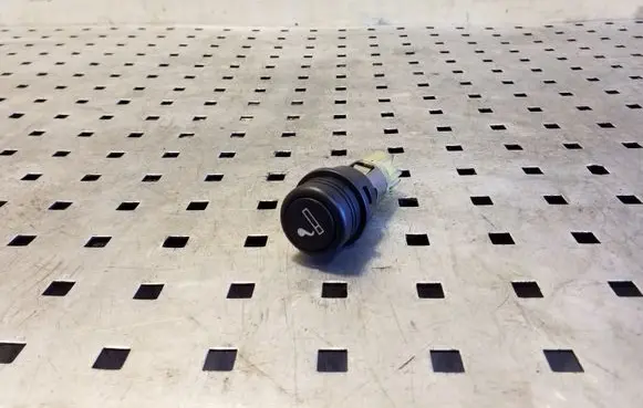 Chevrolet Captiva 12 V Socket (front) 13502522