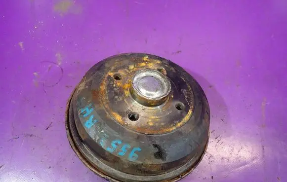 Opel Corsa C Rear wheel hub spindle/knuckle 