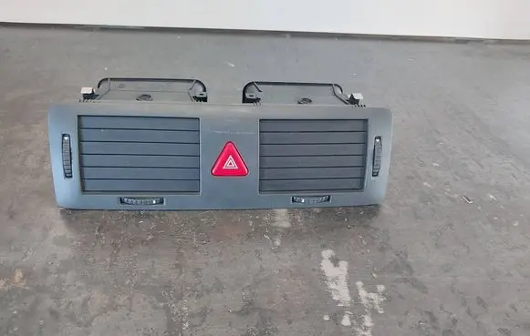 Skoda Fabia Mk1 (6Y) Dash center air vent grill 6Y0820951
