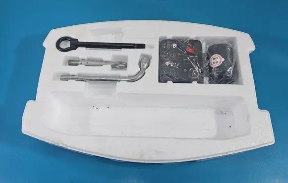 Suzuki Swift III Spare wheel section trim 7548152R IMPRK1602459