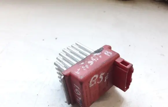 Volkswagen PASSAT B5.5 Heater blower fan relay 
