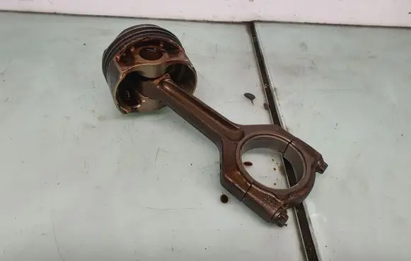 BMW X5 E70 Piston with connecting rod 8619196 11258619196 7624615