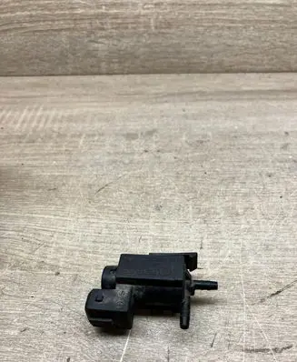 BMW 3 E46 Turbo solenoid valve 1742712 72234100 06T300