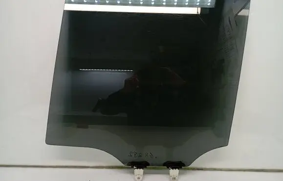 Rear door window glass