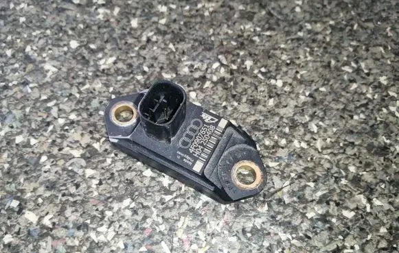 Audi A6 S6 C6 4F Acceleration sensor 4F0907651
