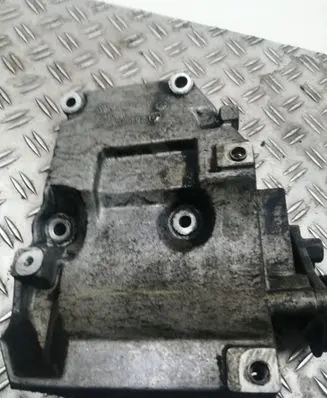 Volkswagen PASSAT B5 A/C compressor mount bracket 038260885C