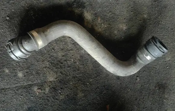 BMW X1 E84 Engine coolant pipe/hose 1436077