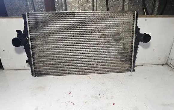 Volvo V70 Intercooler radiator 30748809 30622083 0261230106