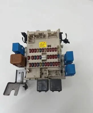 Nissan Primera Fuse module 1029021 24350AV700