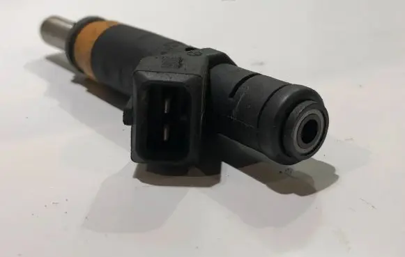 BMW 7 E65 E66 Fuel injector 7506924