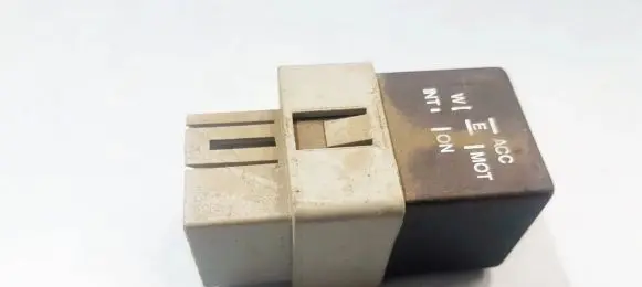 Mitsubishi Carisma Other relay MB953394