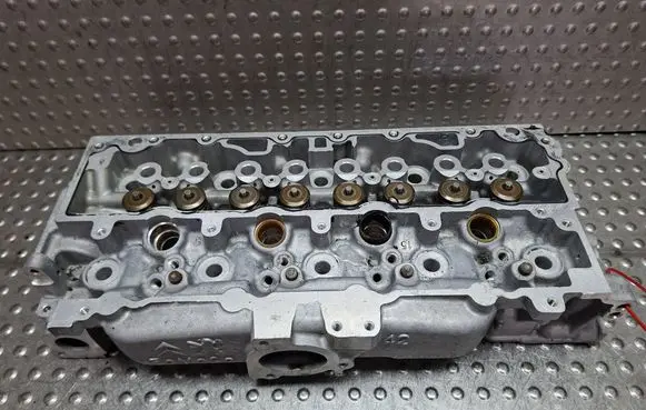 Peugeot 308 Engine head S27635670 9684487210