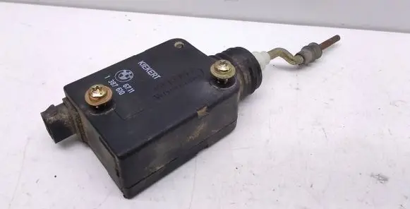 BMW 3 E36 Central locking motor 1387610 6711387610