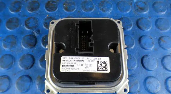 Renault Clio V Voltage converter/converter module 260556623R 20317 A2C906658030