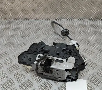 Volkswagen Transporter - Caravelle T6 Coupe door lock (next to the handle) 7L1837015B