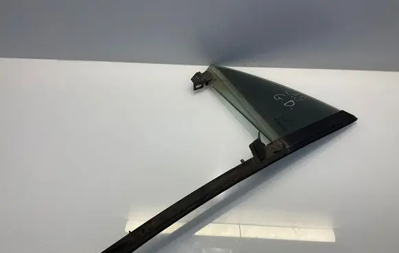 Mercedes-Benz CLS C219 Rear vent window glass A2197301055 2197301055