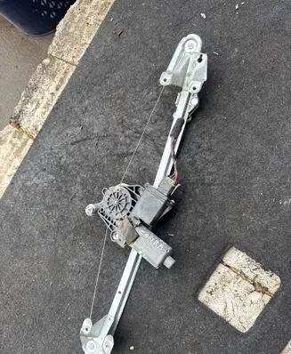 Opel Zafira A Rear door window regulator with motor 