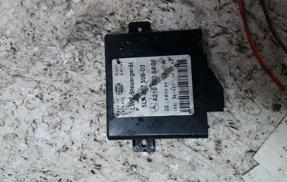 Mercedes-Benz E W210 Light module LCM A210820106426 5LA00750803 06051437