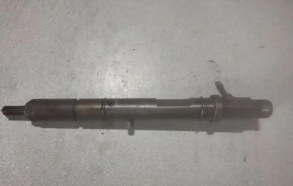 Audi A6 S6 C5 4B Fuel injector 059130201G