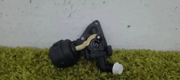 Audi Q7 4M Coolant heater control valve 059121737aj